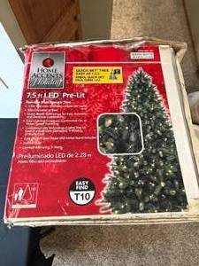 lot 212 image: Home Accents Holiday 7.5 ft LED Pre-Lit Twinkle Blue Spruce Tree