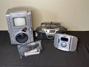 lot 243 image: Memorex Karaoke Machine with Microphones, Newtech Stereo, RCA ClockRadio