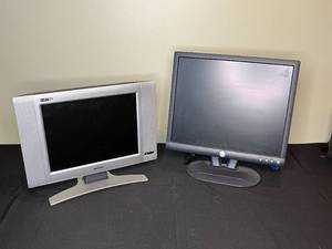 lot 245 image: Lot of 2 Monitors - Dell LCD E193FPc and Magnavox HDTV 15MF605T17