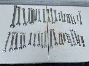 lot 35 image: Assorted Collection of Combination Wrenches