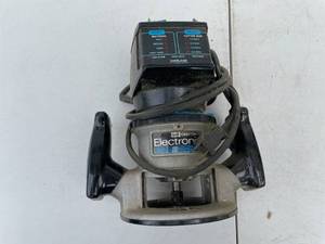 lot 44 image: Sears Craftsman Electronic Router Model 315.17500