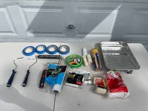lot 45 image: Assorted Painting Supplies Lot