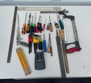 lot 61 image: Mixed Lot of Hand Tools and Measuring Instruments