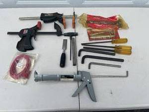 lot 130 image: Assorted Hand Tools Lot