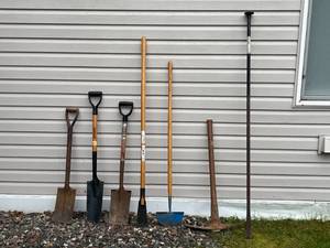 lot 295 image: Lot of 6 Gardening and Digging Tools