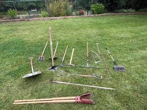 lot 305 image: Lot of Various Garden Tools