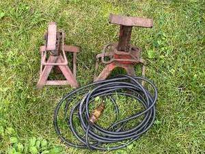 lot 312 image: Lot of Two Jack Stands and Heavy Duty Electrical Cable