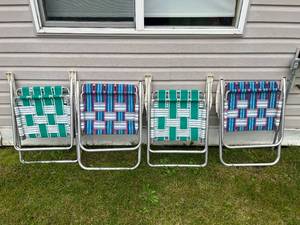 lot 313 image: Set of 4 Vintage Folding Lawn Chairs