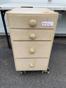 lot 172 image: Vintage Four-Drawer Wooden Rolling Cabinet