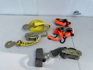 lot 325 image: Lot of Heavy Duty Ratchet Straps