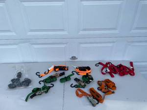 lot 326 image: Assorted Ratchet Straps and Tie-Downs