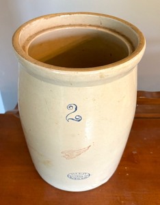 lot 30 image: Vintage Redwing Pottery 2 Gallon Crock