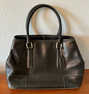 lot 231 image: Beautiful Black Coach Hampton Handbag and Wallet