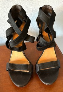 lot 175C image: Martinez Valero and Badgley Size 8 12 Shoes