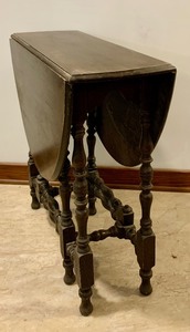 lot 133 image: Vintage Drop Leaf Table