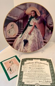 lot 112 image: Three Beautiful Gone with the Wind Collectors Plates from The Bradford Exchange with Certificates