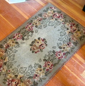 lot 263 image: Lovely Floral Design Vintage Rug