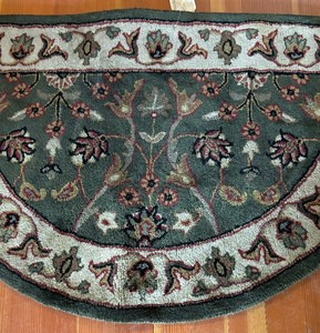 lot 276 image: Half Round Accent Rug