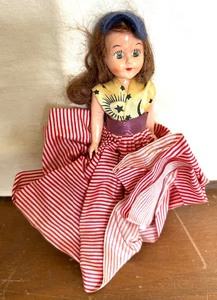 lot 280 image: Darling Vintage Dolls