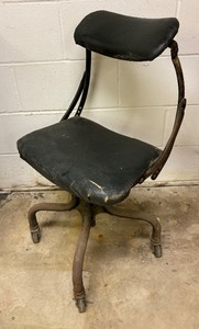 lot 289 image: Vintage Shop Chair