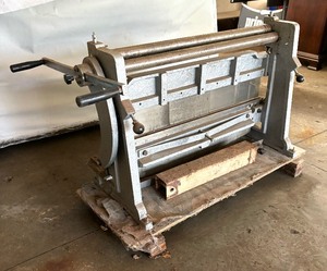 lot 42 image: Central Machinery 30 Shear Brake Roll 15907