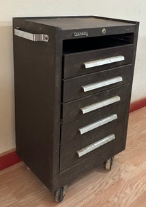 lot 417 image: Kennedy Tool Chest on Casters