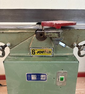 lot 12 image: Central Machinery 6 Jointer 1094
