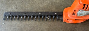lot 437 image: Black & Decker 8100 Single Edge Shrub and Hedge Trimmer