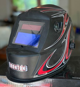 lot 439 image: Ironton Series 500 Auto Darkening Welding Helmet