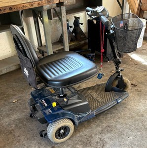 lot 446 image: GoGo Scooter