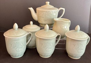 lot 59 image: Seafoam Green Fish Design with Tea Kettle, Sugar, Creamer and 3 Tea Cups