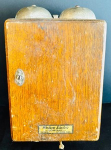 lot 61 image: Antique Western Electric Company No 21 Ringer Box 1908