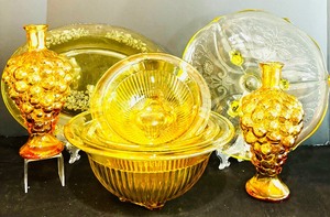 lot 72 image: Yellow Depression Glassware Including an Antique LANCASTER Depression Glass 3 Toed Topaz Yellow Cake Plate