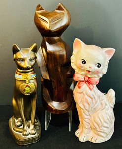 lot 84 image: Adorable Lot of Vintage Unique Cats in Metal, Wood and Ceramic