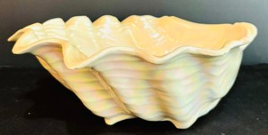 lot 303 image: Vintage Iridescent Footed Shell Bowl