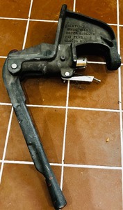 lot 364 image: Center Fire Rifle  Pistol Reloading Press by Herters Since 1893