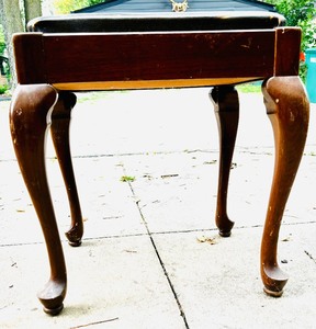 lot 379 image: Vintage Wooden Foot Stool with Vinyl Top