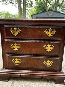 lot 380 image: Vintage Kincaid Cherry Mountain II Dark Solid Wood Side Table  Vintage Kincaid Cherry Mountain II Dark Solid Wood Nightstand