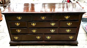 lot 26 image: Vintage Kincaid Cherry Mountain 11 Drawer Dresser