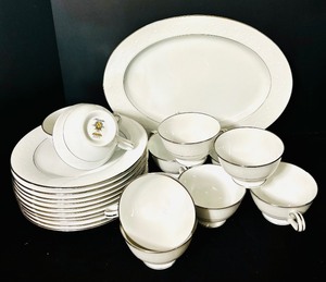 lot 380A image: Beautiful Vintage China By Noritake
