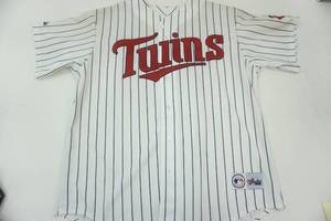 lot 4 image: autographed jersey
