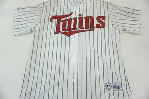 lot 5 image: autographed jersey