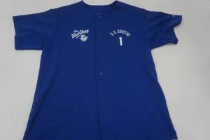 lot 15 image: town ball jersey
