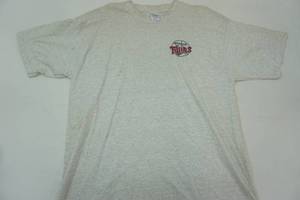 lot 26 image: Minnesota Twins Baseball Camp