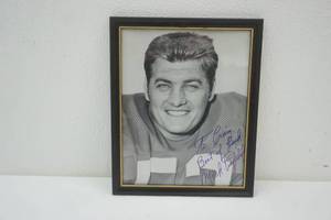 lot 29 image: Autographed photo