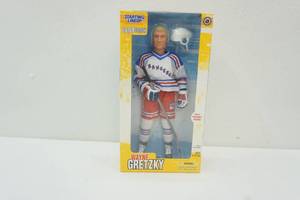 lot 33 image: Starting Lineup Figure