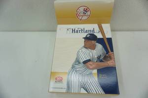 lot 85 image: Hartland sports figurine