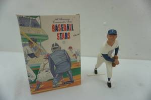 lot 93 image: 25th Anniversary Hartland sports figurine 1988