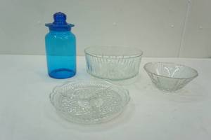 lot 133 image: Cobalt Blue jar and cut glass items