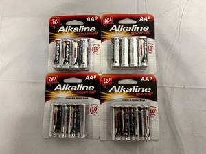 lot 49 image: 16 Alkaline AA Batteries